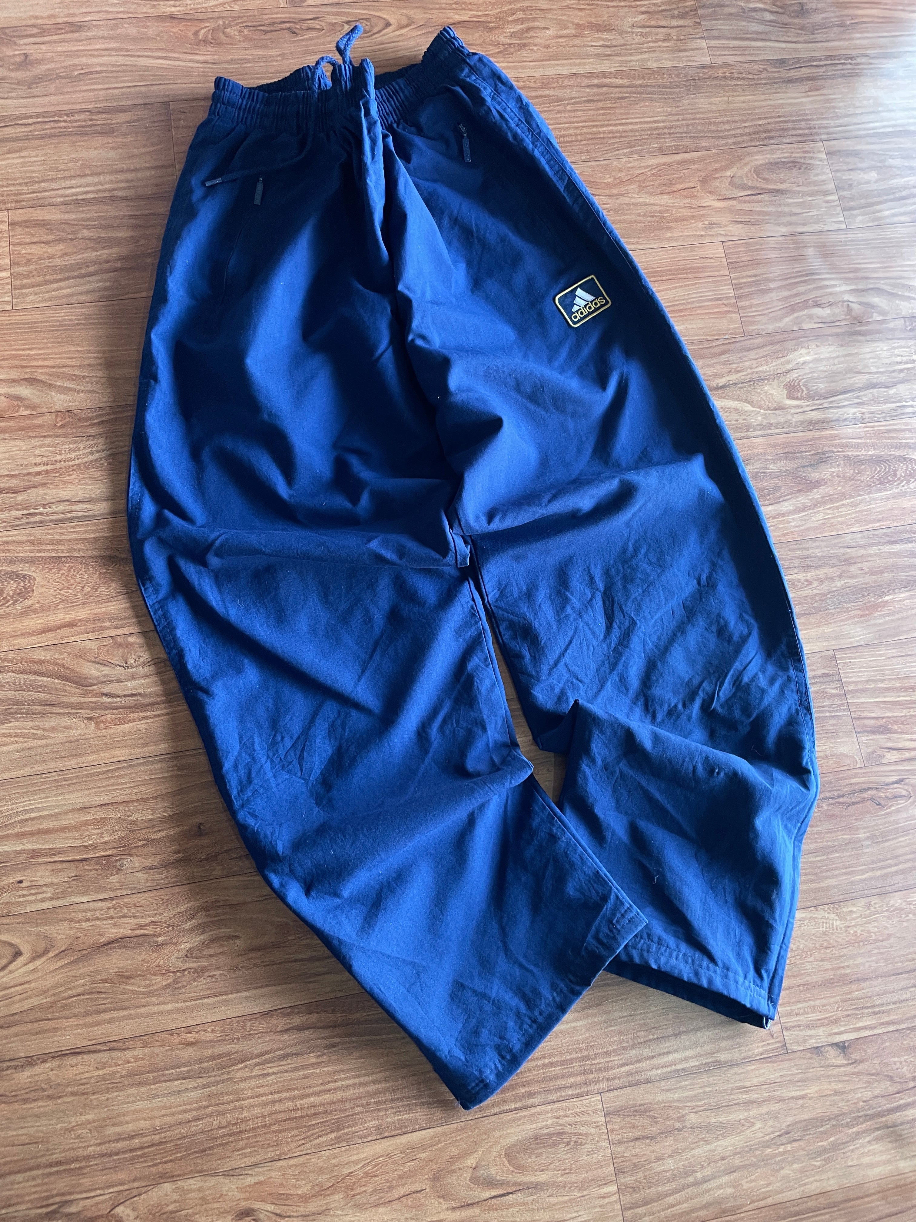 Adidas vintage track(W28-30 L37)