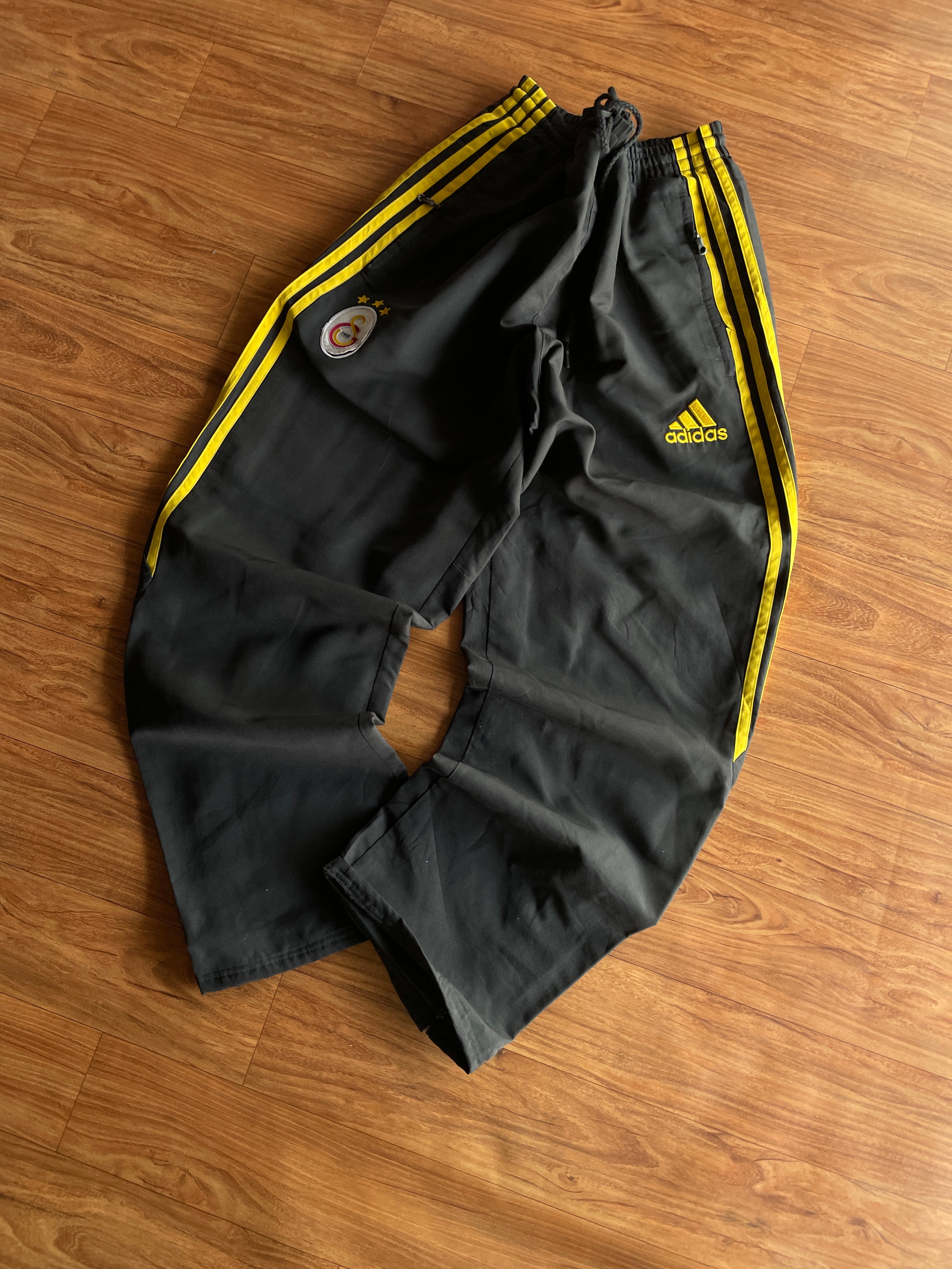 Adidas track(W30-32 L38)