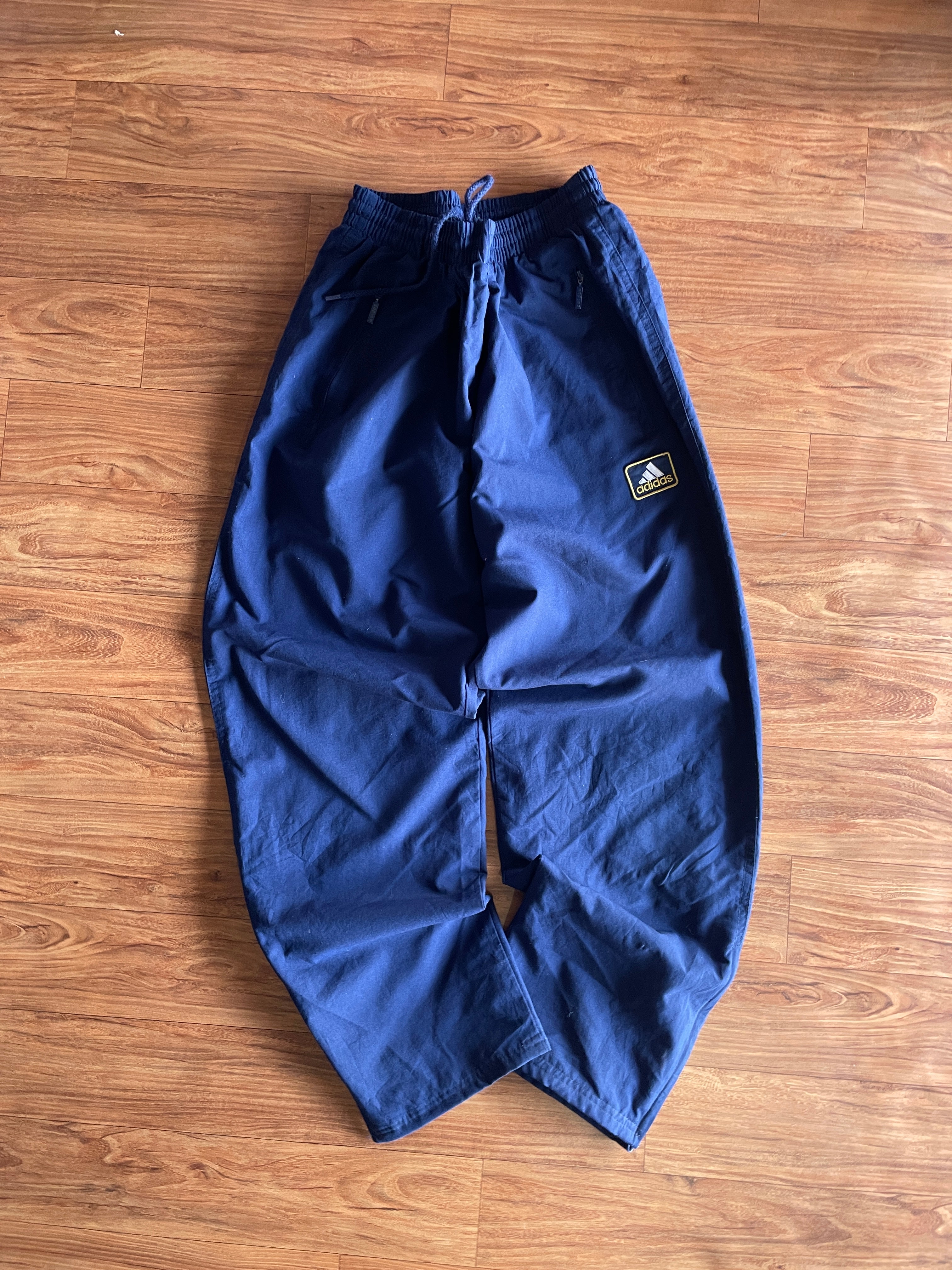 Adidas vintage track(W28-30 L37)