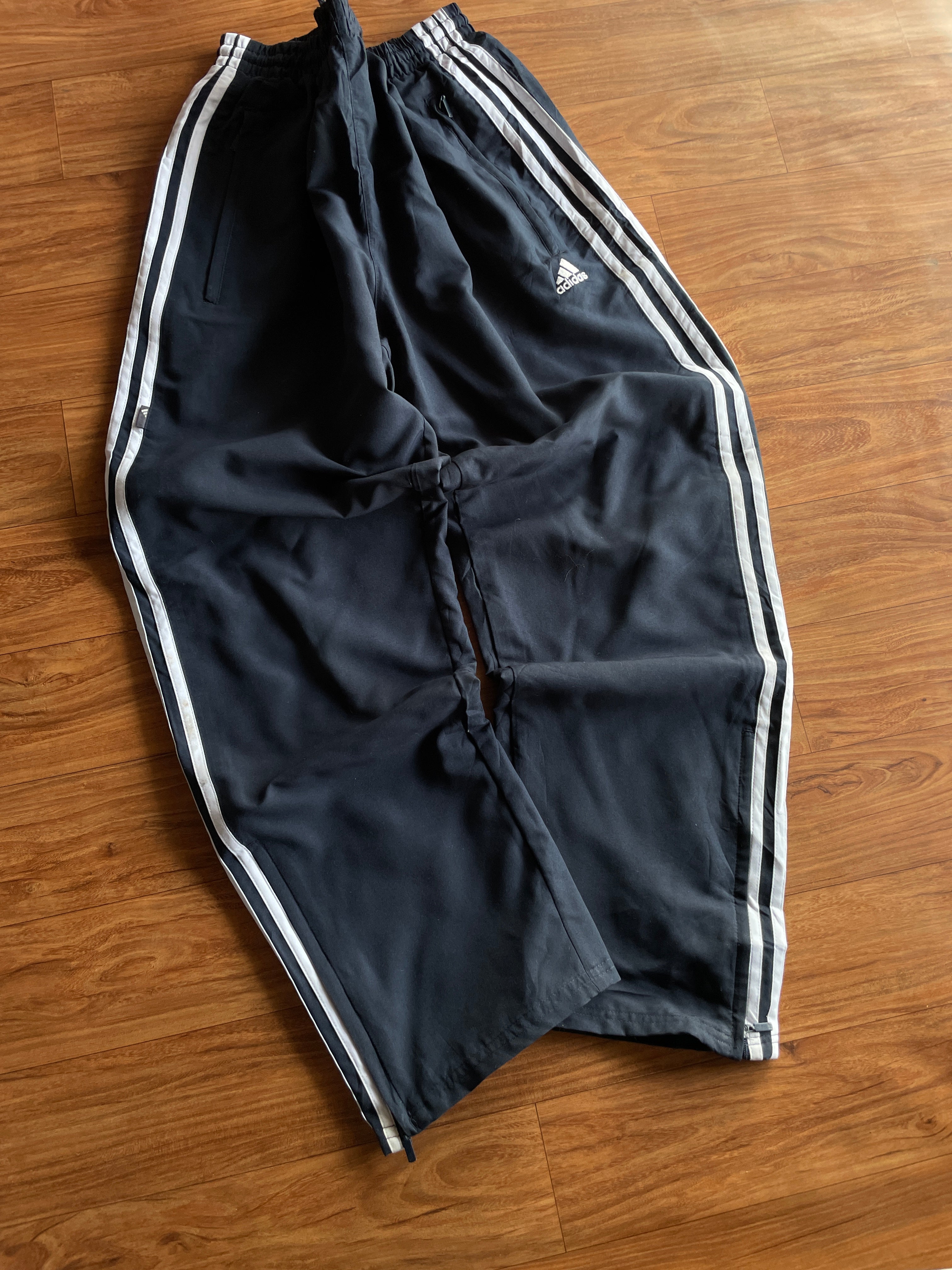 Adidas track(W28-30 L38)