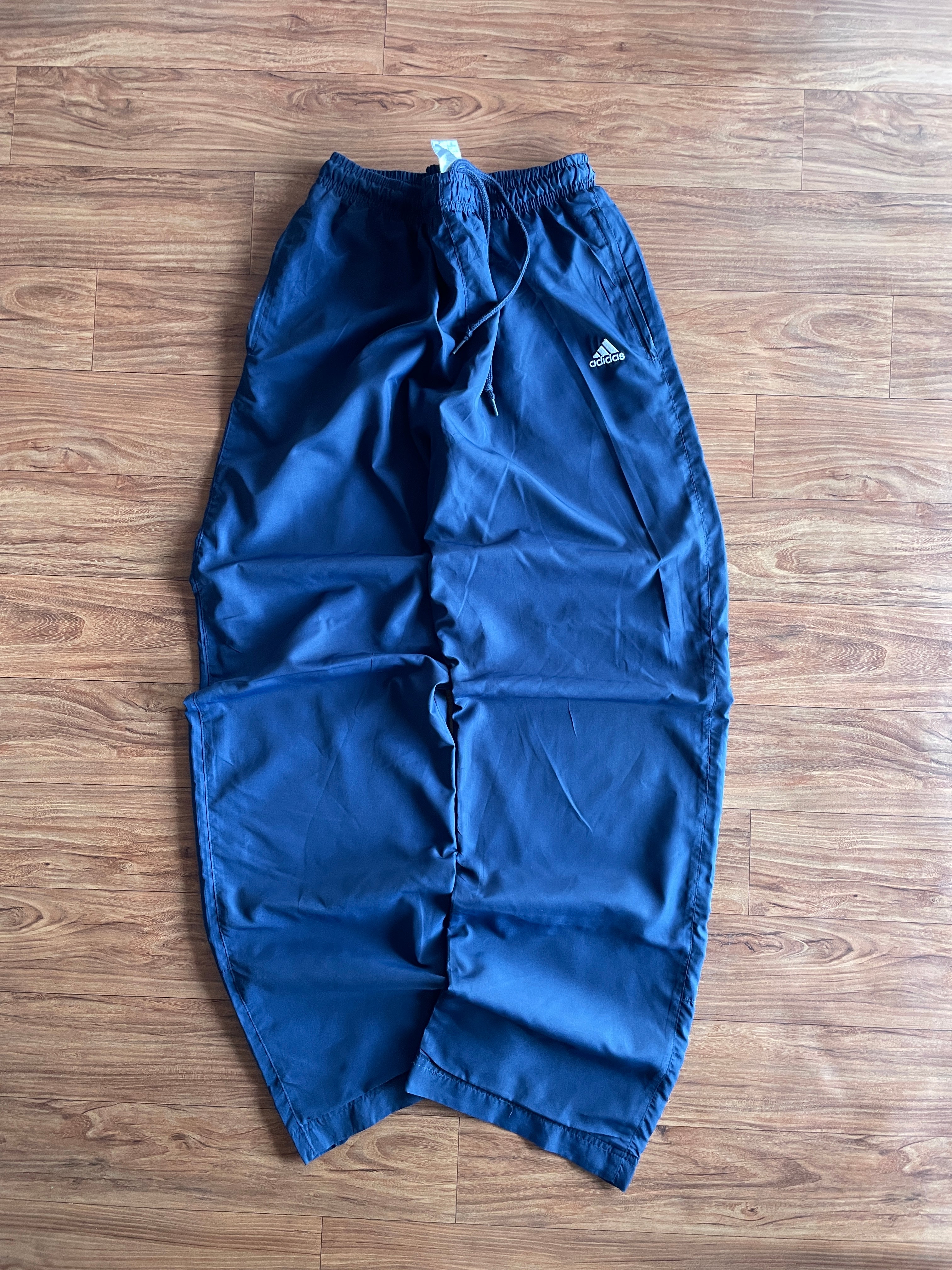 Adidas track(W28-30 L39)