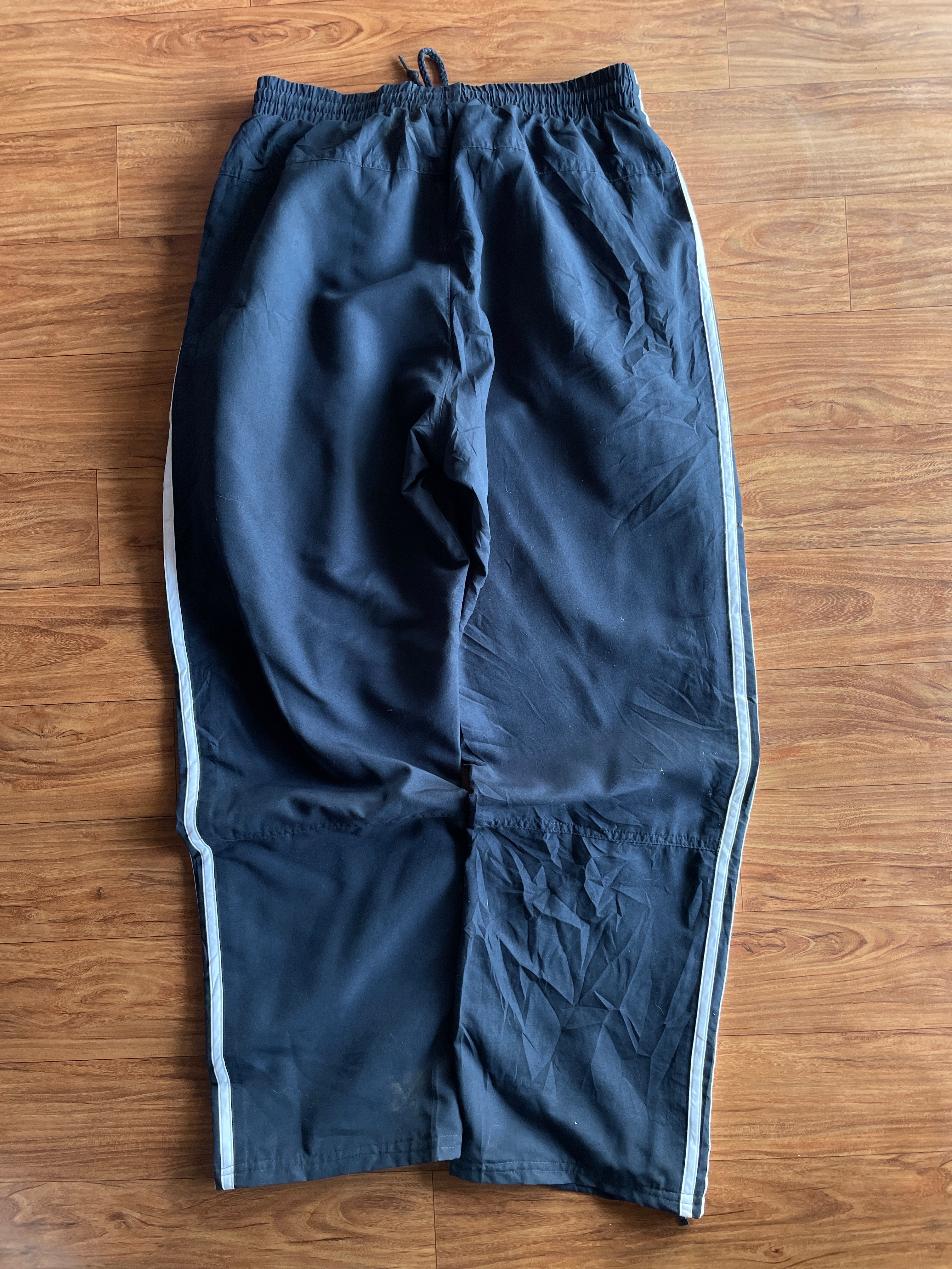 Adidas track(W28-30 L38)