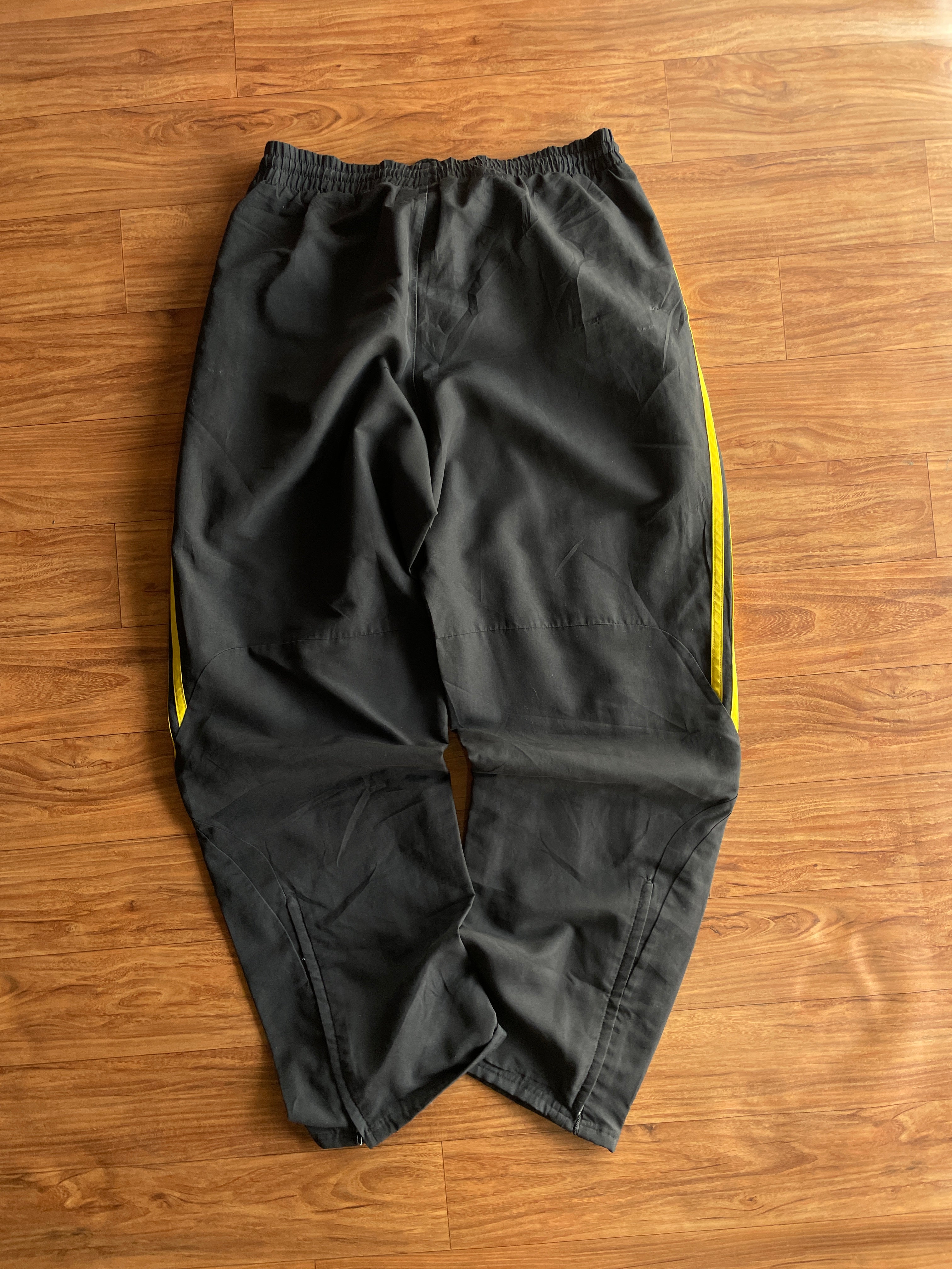 Adidas track(W30-32 L38)