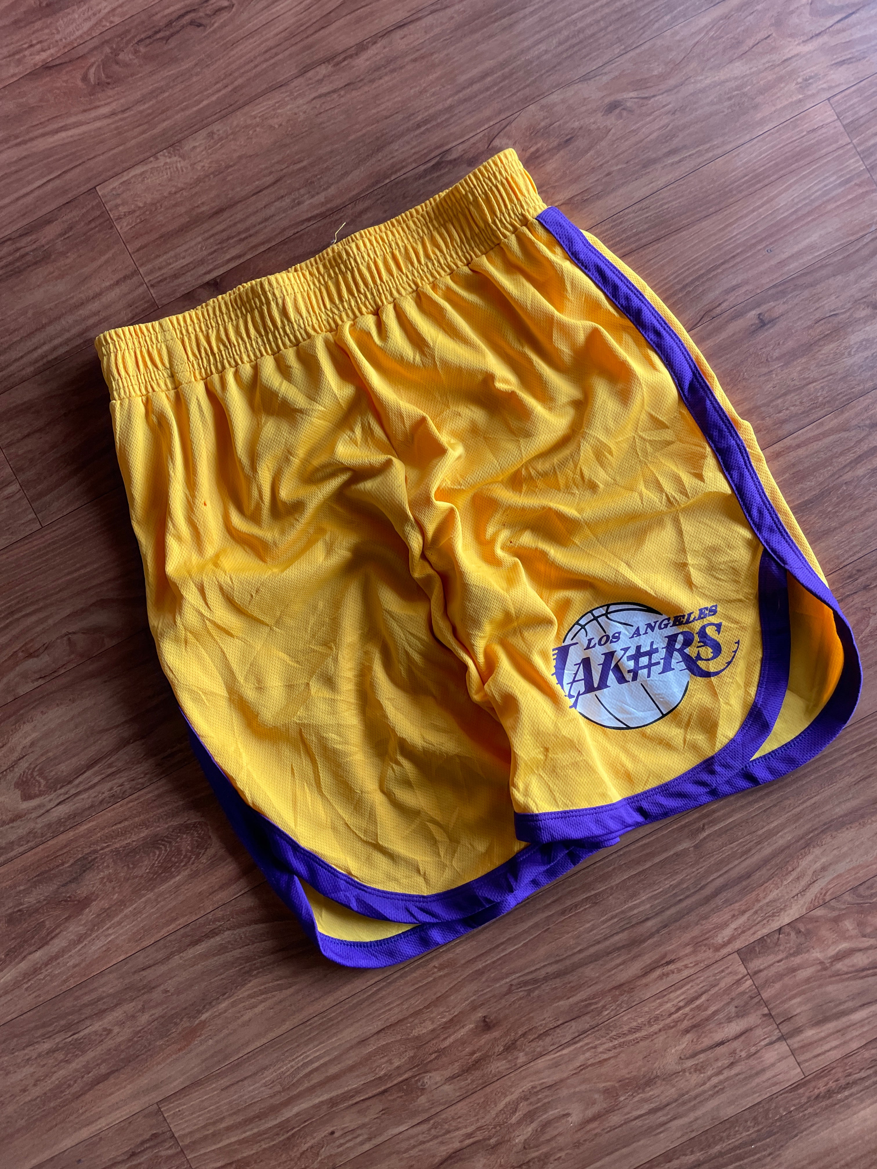 Lakers Shorts (W28-30 L20)