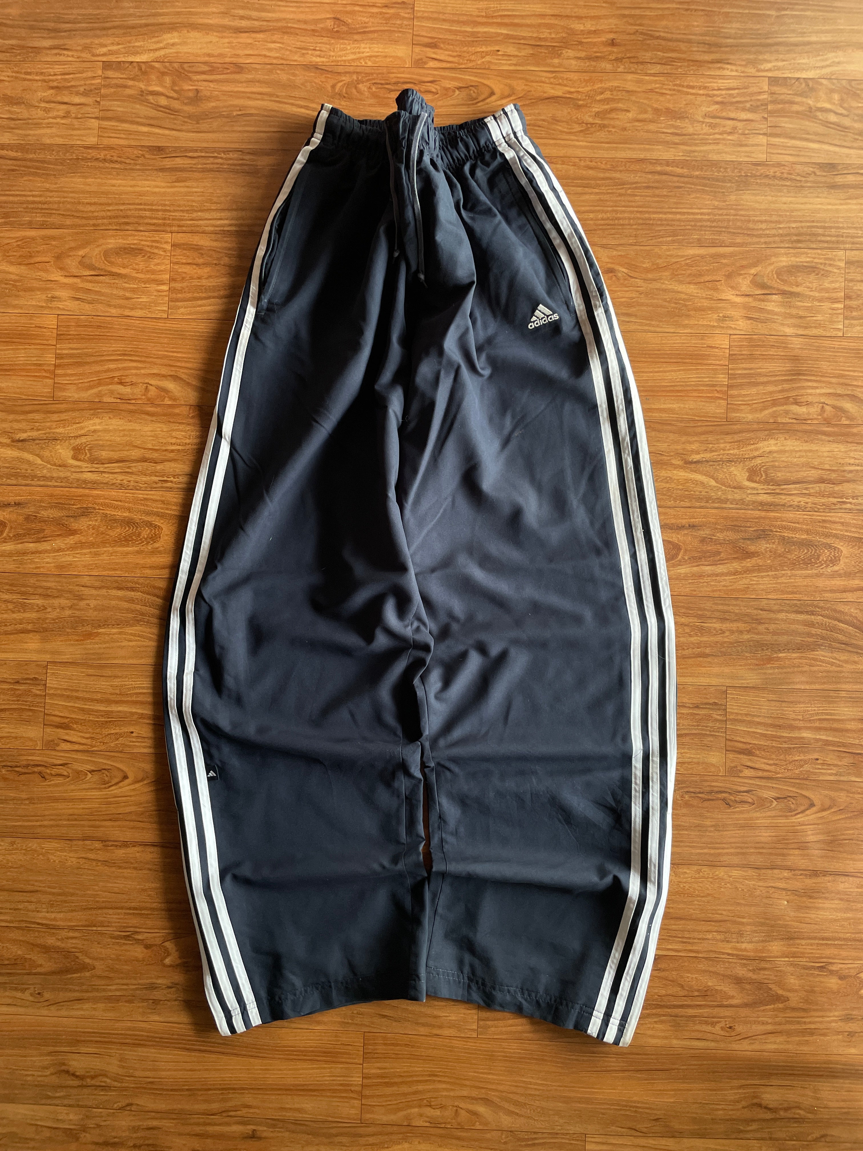 Vintage adidas track(W30-32 L42)