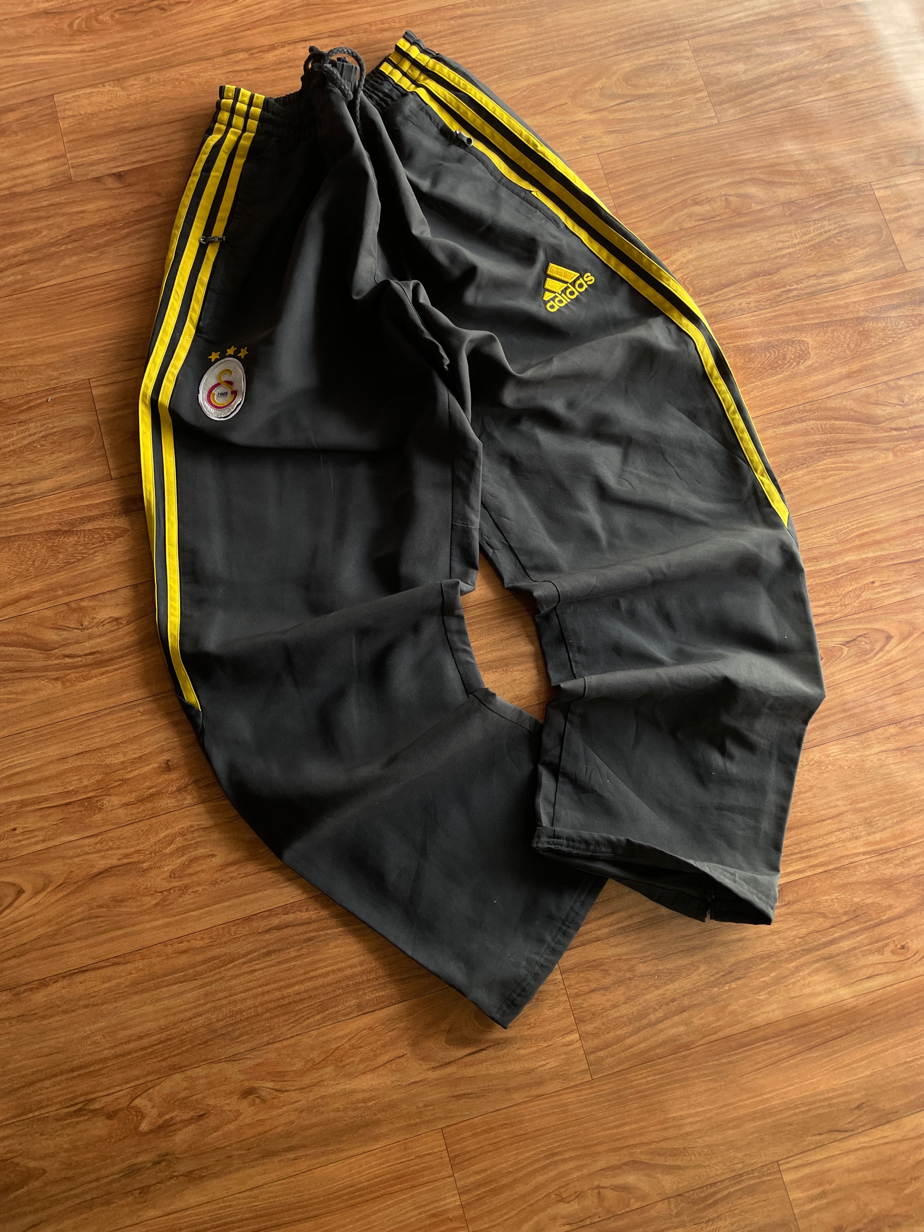 Adidas track(W30-32 L38)