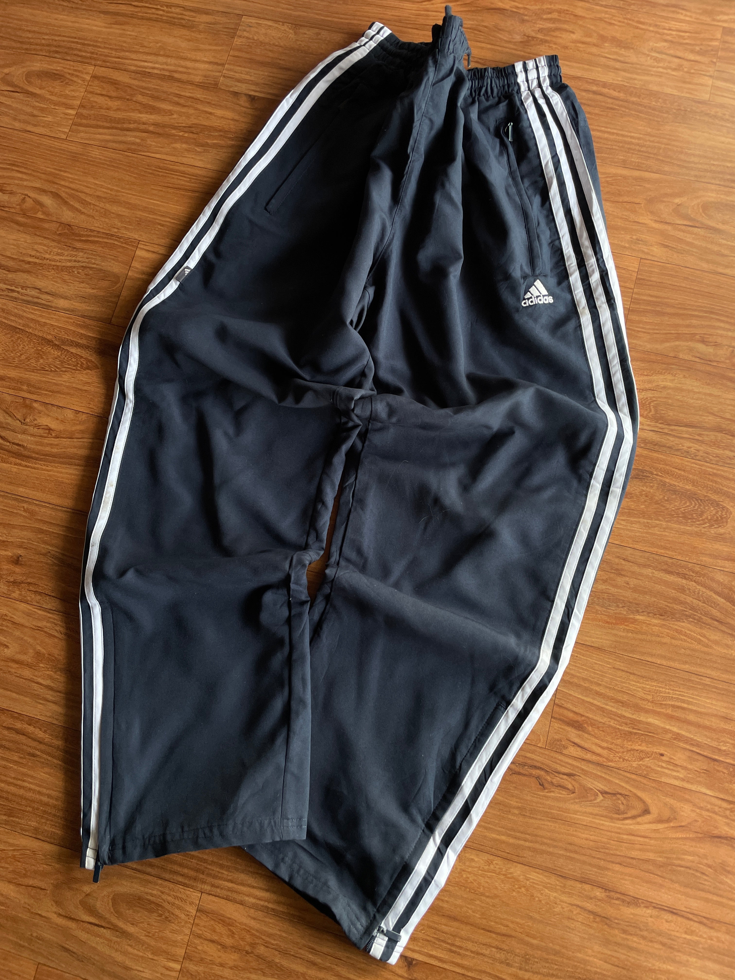 Adidas track(W28-30 L38)