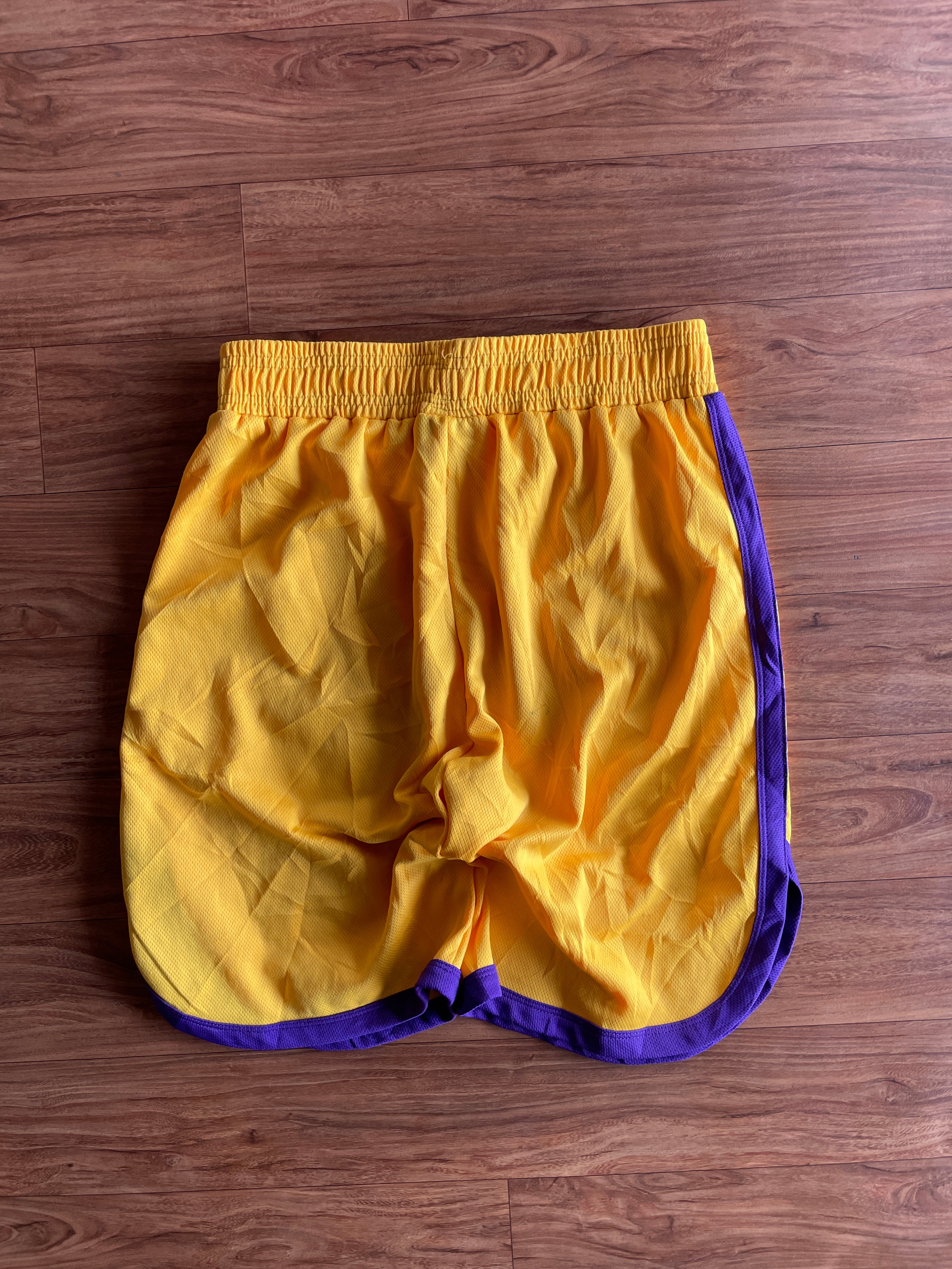 Lakers Shorts (W28-30 L20)